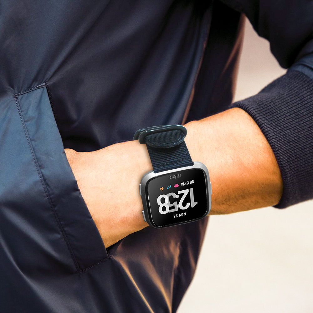 NEUF MONTRE INTELLIGENTE Fitbit Versa tracker d'activité physique avec NEUF MONTRE INTELLIGENTE Fitbit Versa tracker d'activité physique avec